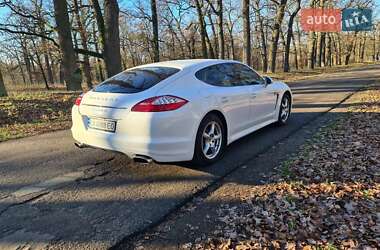 Фастбек Porsche Panamera 2012 в 