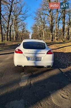 Фастбек Porsche Panamera 2012 в 