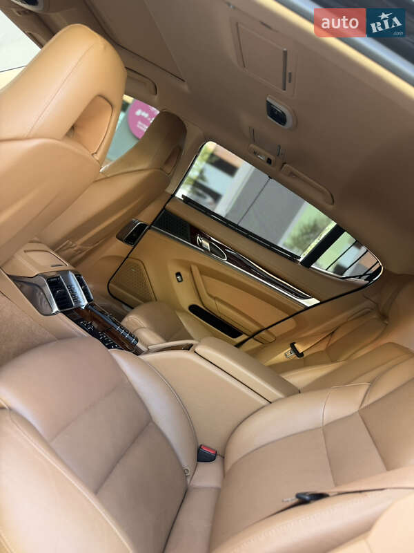 Фастбэк Porsche Panamera 2013 в Киеве