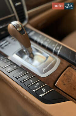 Фастбэк Porsche Panamera 2013 в 