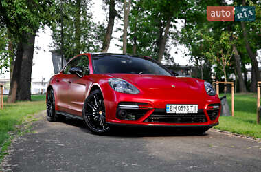 Фастбек Porsche Panamera 2017 в Києві