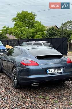 Фастбэк Porsche Panamera 2011 в 