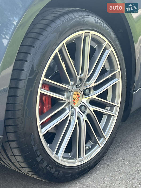 Фастбэк Porsche Panamera 2012 в Киеве фото 6 Фастбэк Porsche Panamera 2012 в Киеве