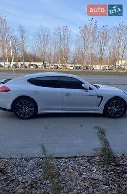 Фастбэк Porsche Panamera 2015 в 