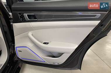 Универсал Porsche Panamera 2018 в 