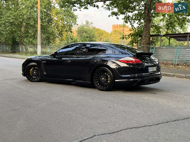 Фастбек Porsche Panamera 2011 в Миколаєві