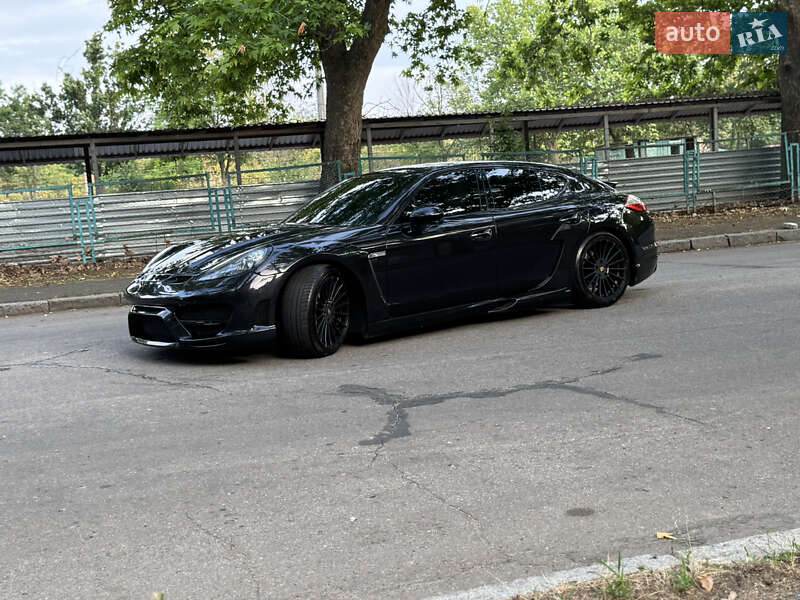 Фастбек Porsche Panamera 2011 в Миколаєві