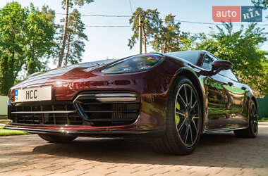 Универсал Porsche Panamera 2018 в 