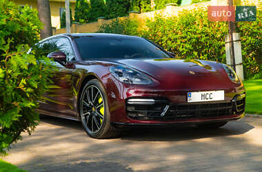 Универсал Porsche Panamera 2018 в 