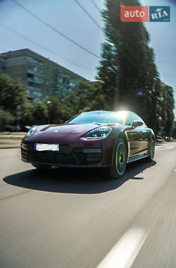 Универсал Porsche Panamera 2018 в 