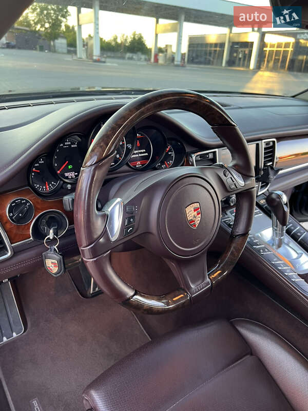 Фастбэк Porsche Panamera 2013 в Виннице фото 12 Фастбэк Porsche Panamera 2013 в Виннице