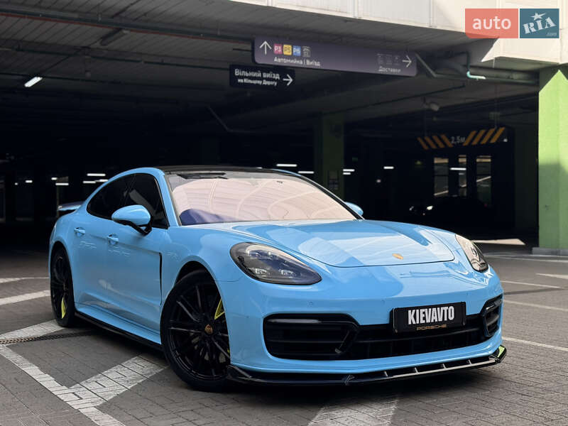 Фастбэк Porsche Panamera 2016 в Киеве