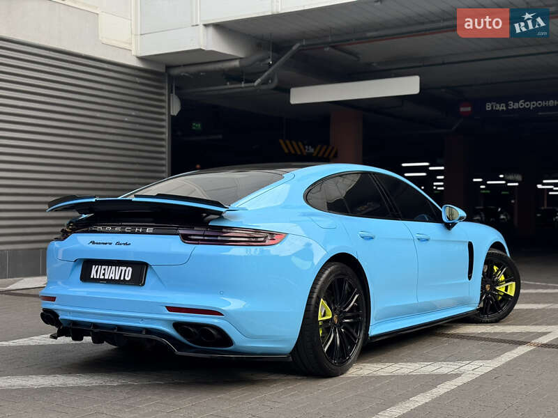 Фастбэк Porsche Panamera 2016 в Киеве