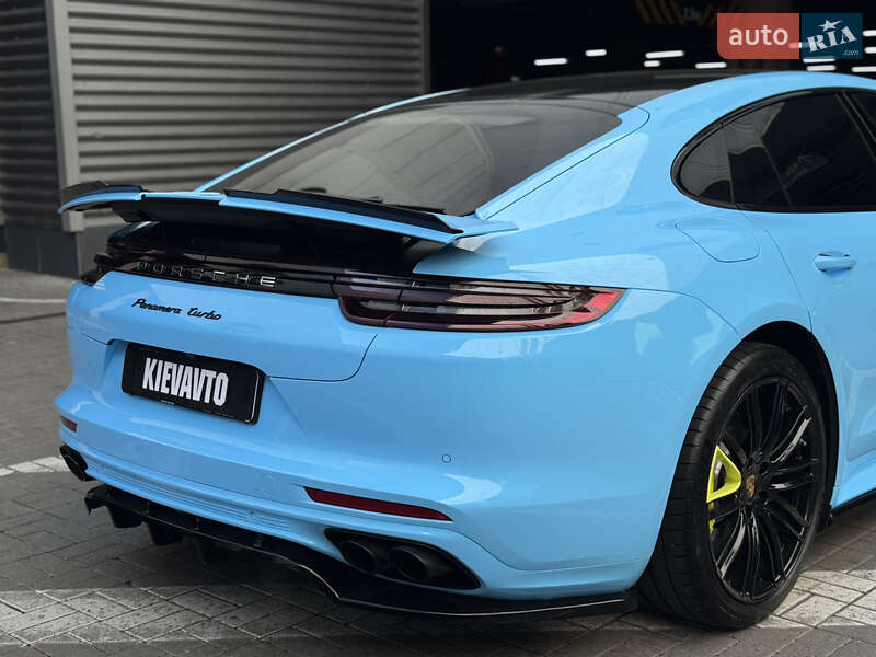 Фастбэк Porsche Panamera 2016 в Киеве