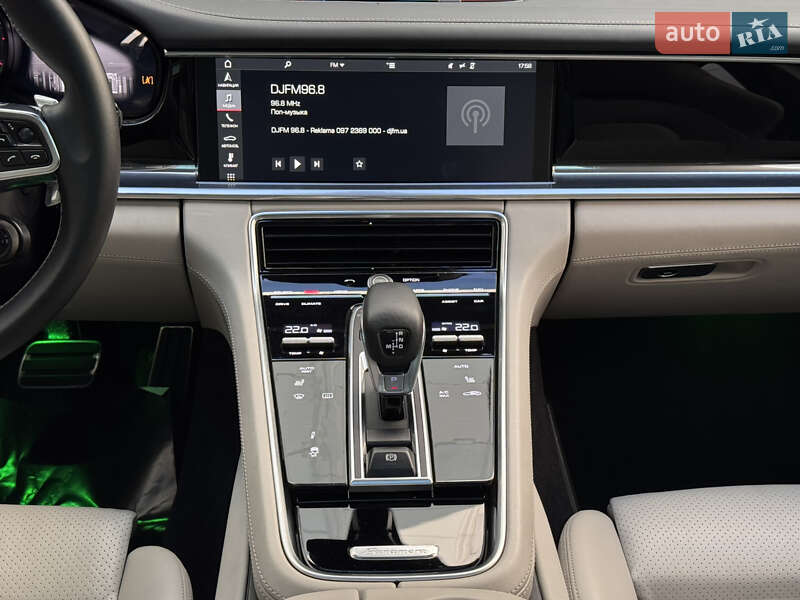Фастбэк Porsche Panamera 2016 в Киеве