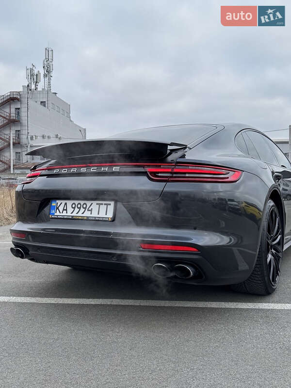 Фастбэк Porsche Panamera 2018 в Киеве