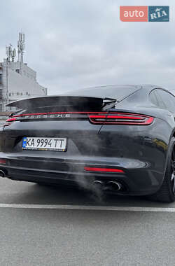 Фастбэк Porsche Panamera 2018 в 