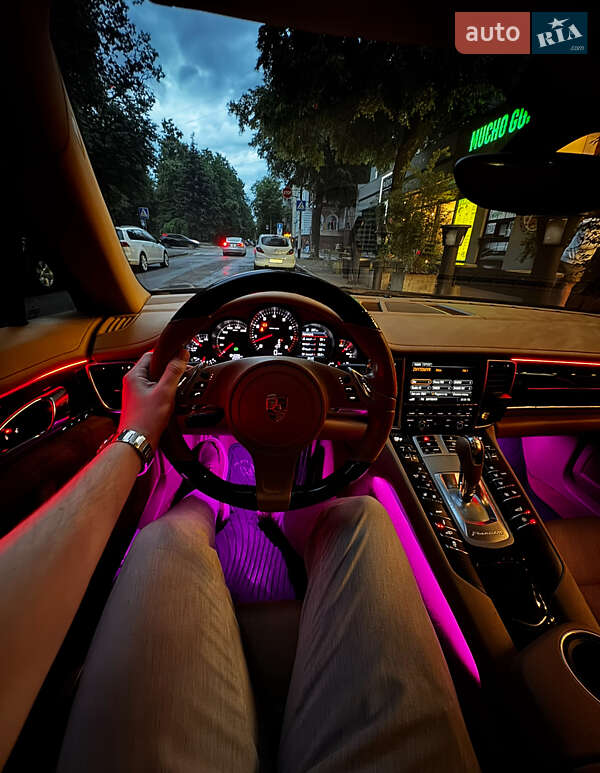 Фастбэк Porsche Panamera 2012 в Киеве