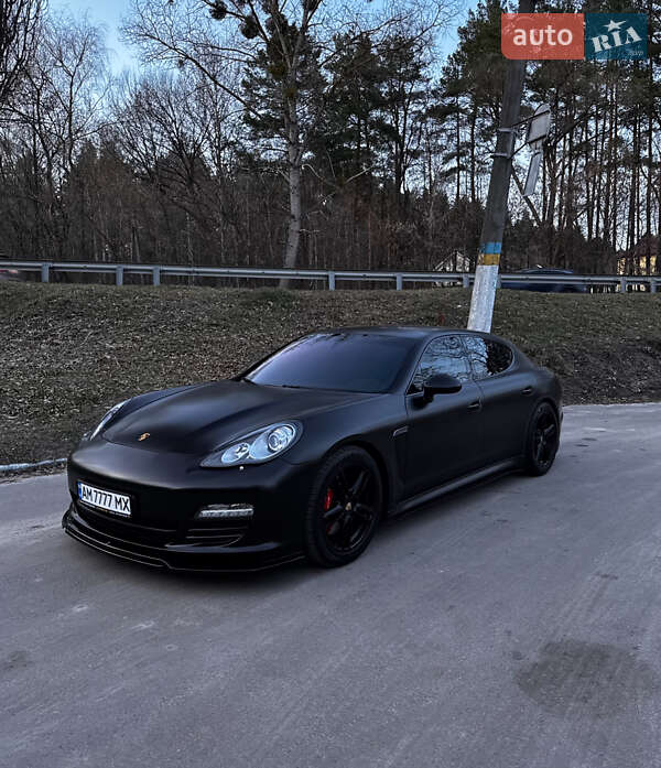 Фастбэк Porsche Panamera 2012 в Киеве