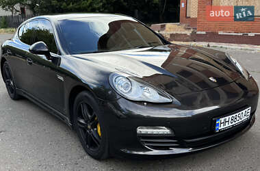 Фастбек Porsche Panamera 2011 в Одесі