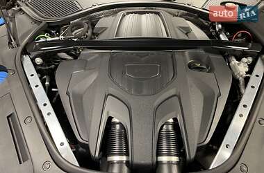 Фастбэк Porsche Panamera 2023 в 