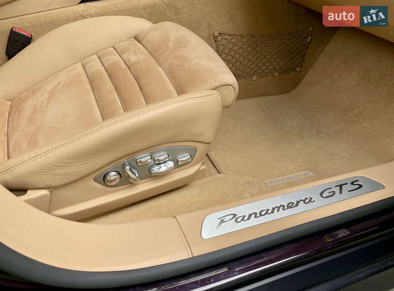Фастбэк Porsche Panamera 2012 в Киеве