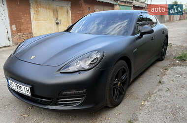 Фастбек Porsche Panamera 2011 в Полтаві