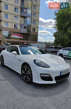 Фастбек Porsche Panamera 2011 в 