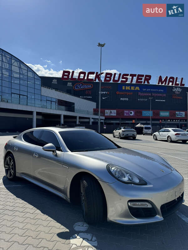 Фастбек Porsche Panamera 2011 в Києві