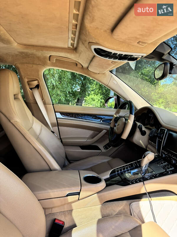 Фастбек Porsche Panamera 2010 в Хмельницькому