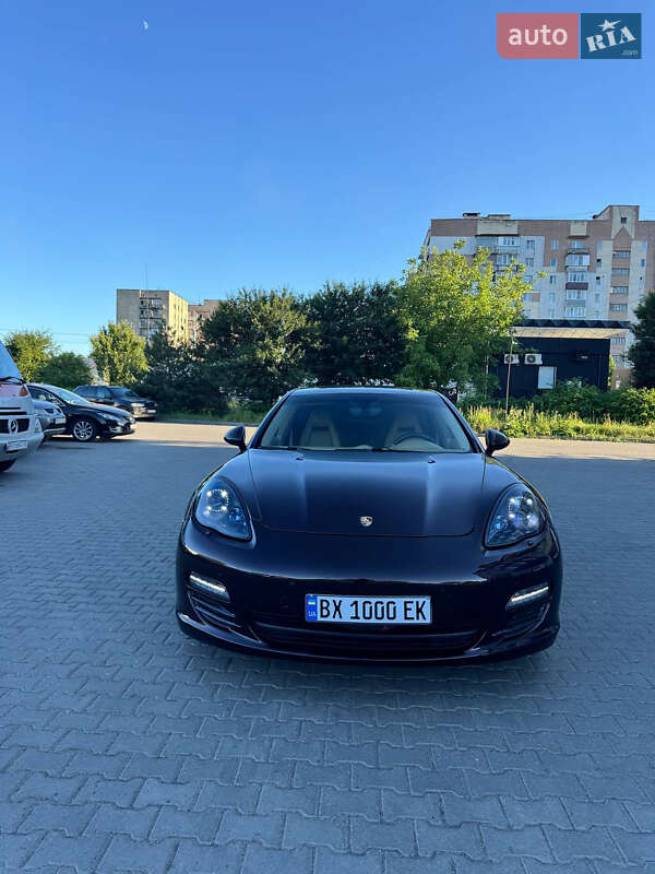 Фастбек Porsche Panamera 2010 в Хмельницькому