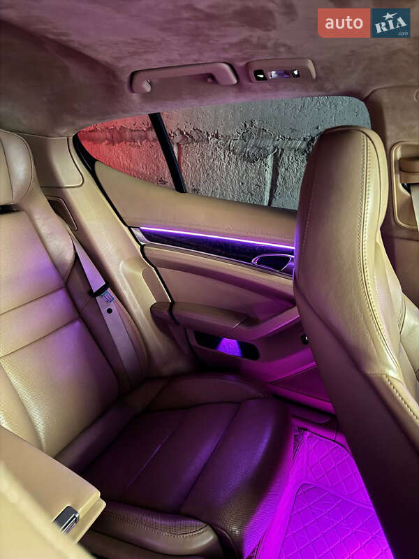 Фастбек Porsche Panamera 2010 в Хмельницькому