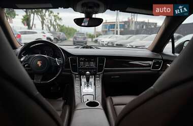 Фастбэк Porsche Panamera 2016 в 