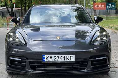Фастбэк Porsche Panamera 2018 в 