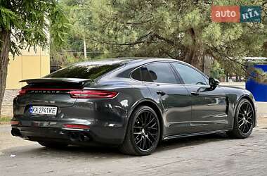Фастбэк Porsche Panamera 2018 в 