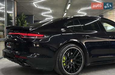 Фастбэк Porsche Panamera 2021 в 