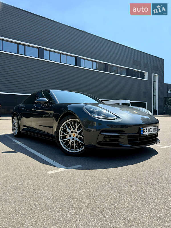 Фастбэк Porsche Panamera 2020 в 