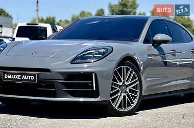 Фастбэк Porsche Panamera 2024 в 
