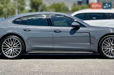 Фастбэк Porsche Panamera 2024 в 