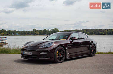 Фастбек Porsche Panamera 2010 в Хмельницькому