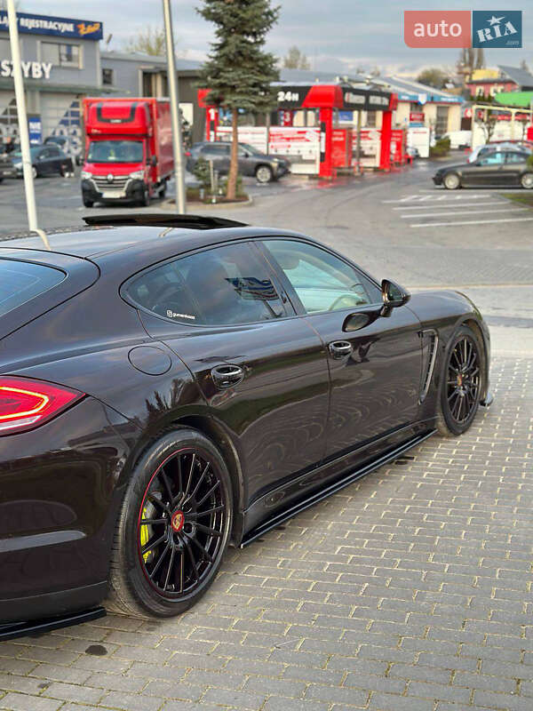 Фастбек Porsche Panamera 2010 в Хмельницькому