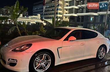 Фастбек Porsche Panamera 2010 в Одесі