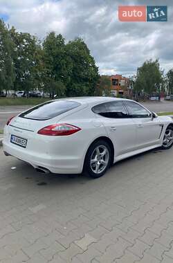 Фастбэк Porsche Panamera 2012 в 