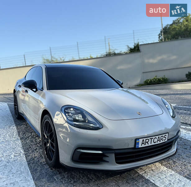 Фастбэк Porsche Panamera 2017 в Одессе