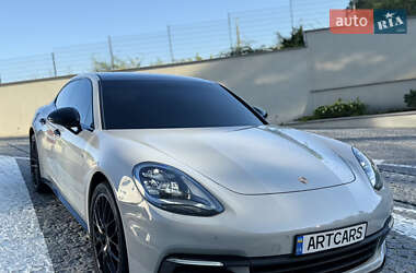 Фастбэк Porsche Panamera 2017 в 