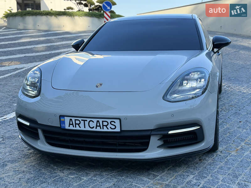 Фастбэк Porsche Panamera 2017 в Одессе