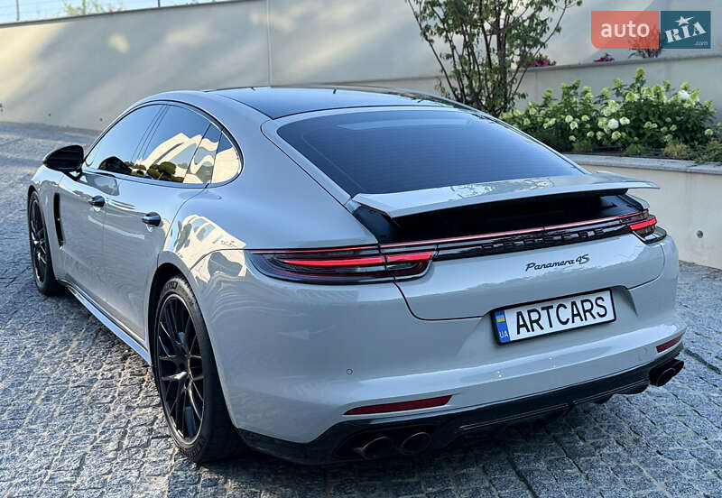 Фастбэк Porsche Panamera 2017 в Одессе