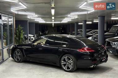 Фастбэк Porsche Panamera 2013 в 