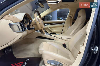 Фастбэк Porsche Panamera 2013 в 