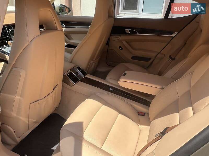 Фастбэк Porsche Panamera 2012 в Кривом Роге фото 9 Фастбэк Porsche Panamera 2012 в Кривом Роге